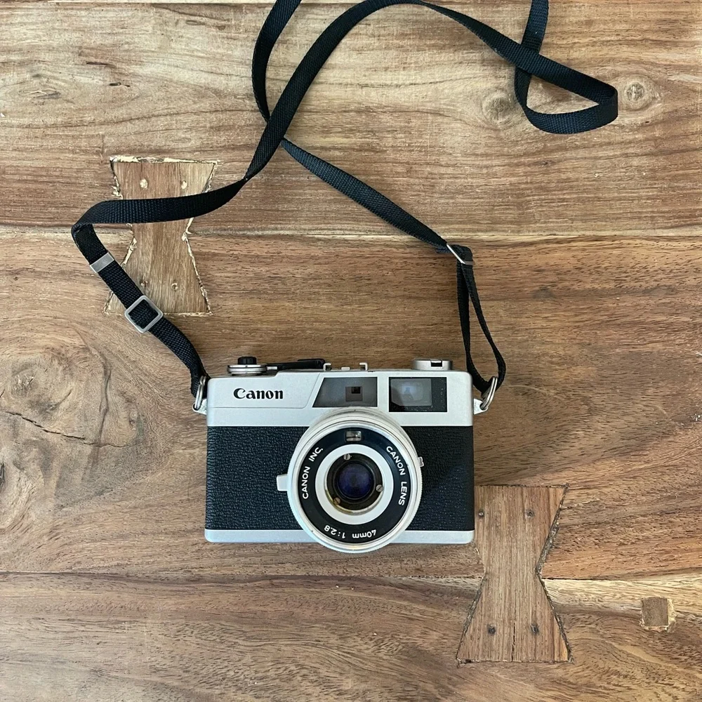 Vintage CANON : Canonet 28 Film Camera with Lens